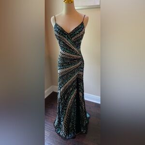 039 Rachel Allan Elegant Teal and Black Evening Dress